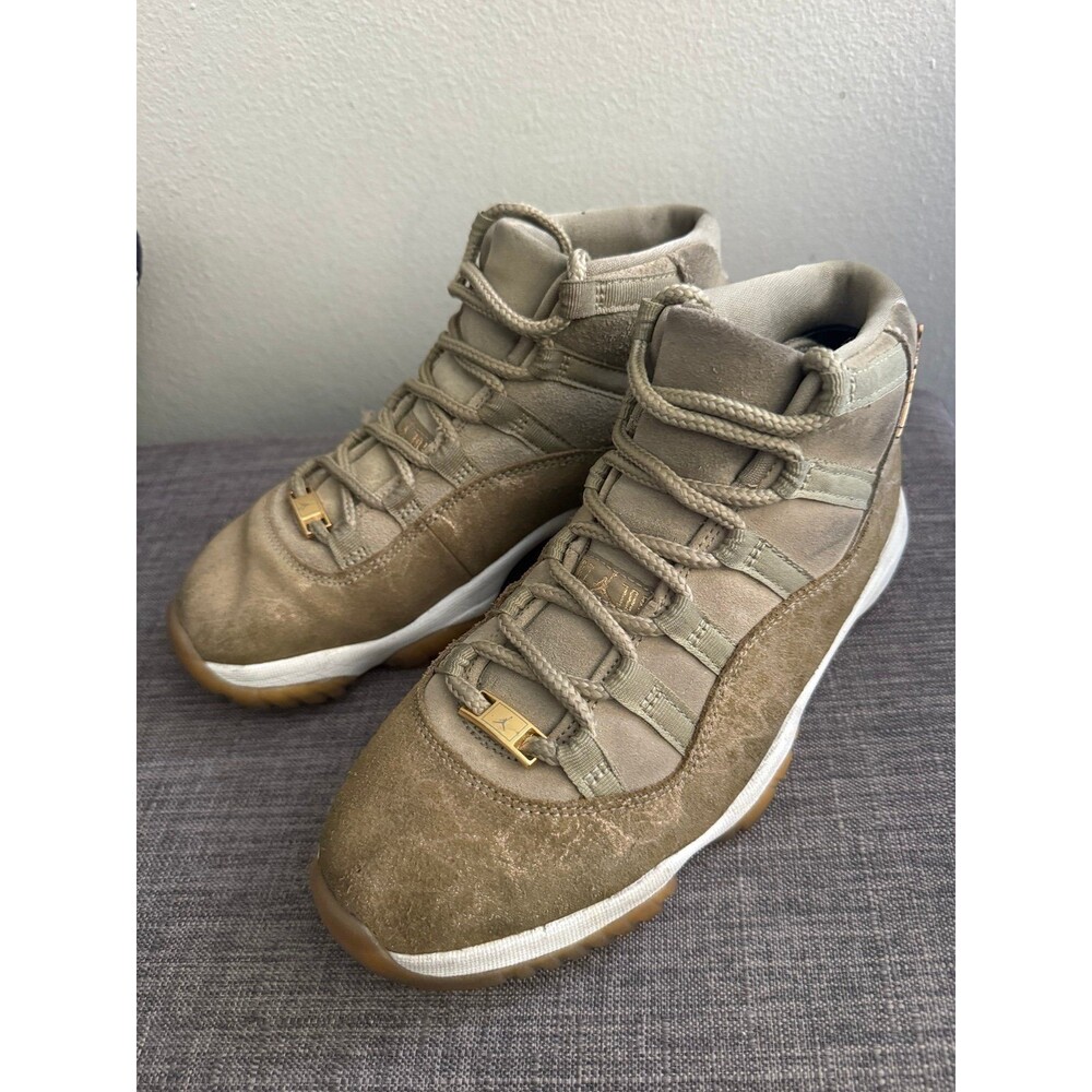 Women’s Nike Air Jordan 11 Retro Neutral Olive Sneakers Size 8 *Missing Insoles*